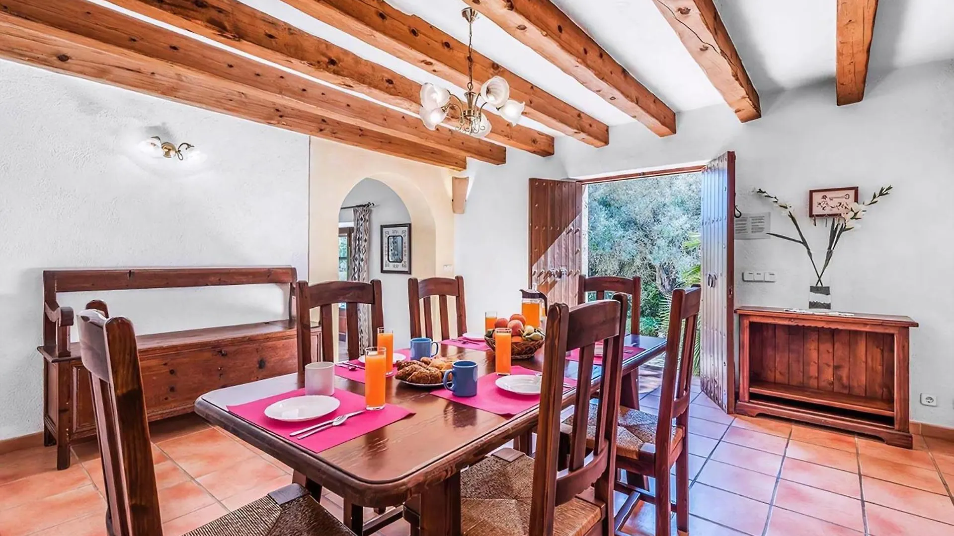 Finca Tomas Mit Pool In Cala Sant Vicenc Pollença